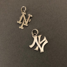 Load image into Gallery viewer, New York Mets Necklace
